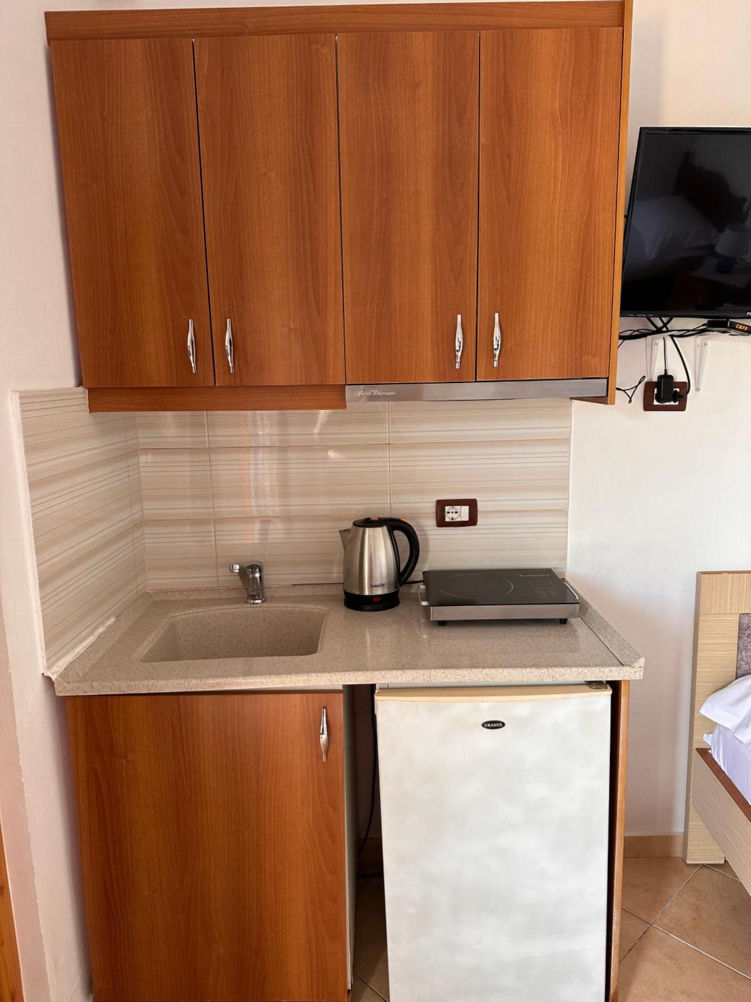 Albi'S Guesthouse 卡萨米尔 外观 照片